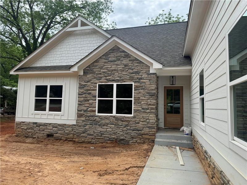 Exterior details and patio area of a home in , Jefferson (Image 3).
