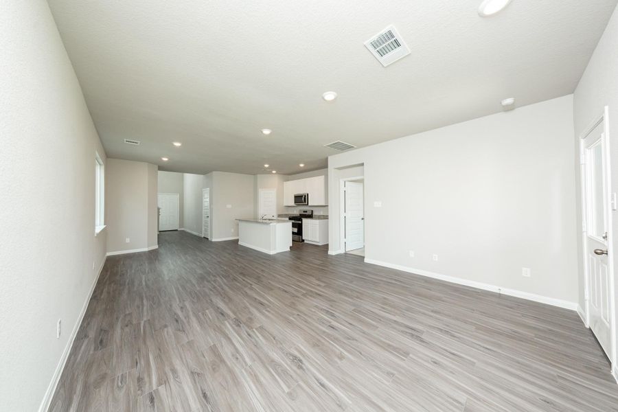 Spacious, unfurnished interior of a new home in Cliffstone Hills, Conroe (Image 17). Spacious, unfurnished interior of a new home in Cliffstone Hills, Conroe (Image 17).