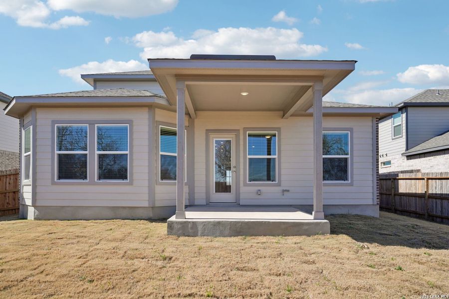 Exterior details and patio area of a home in Carmel Ranch, Schertz (Image 3).