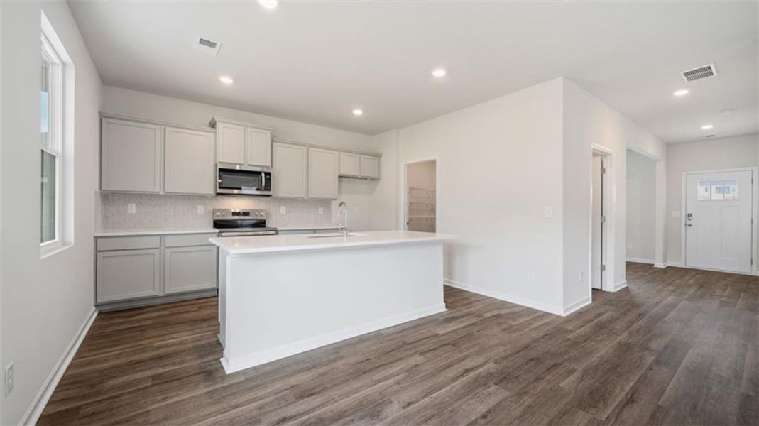 Furnished interior view inside a new home in Twin Lakes, Hoschton (Image 6).
