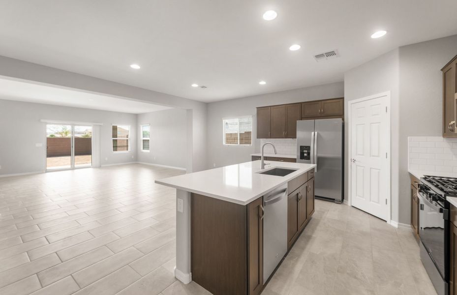 Furnished interior view inside a new home in El Cidro, Goodyear (Image 6).