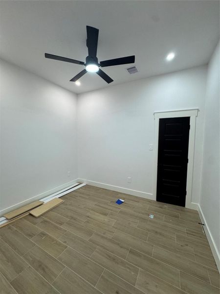Spacious, unfurnished interior of a new home in , Pasadena (Image 8).