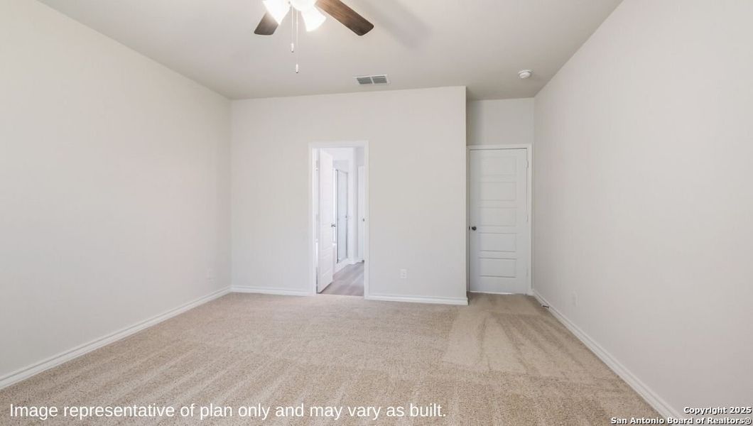 Spacious, unfurnished interior of a new home in Brookstone Creek, San Antonio (Image 18).