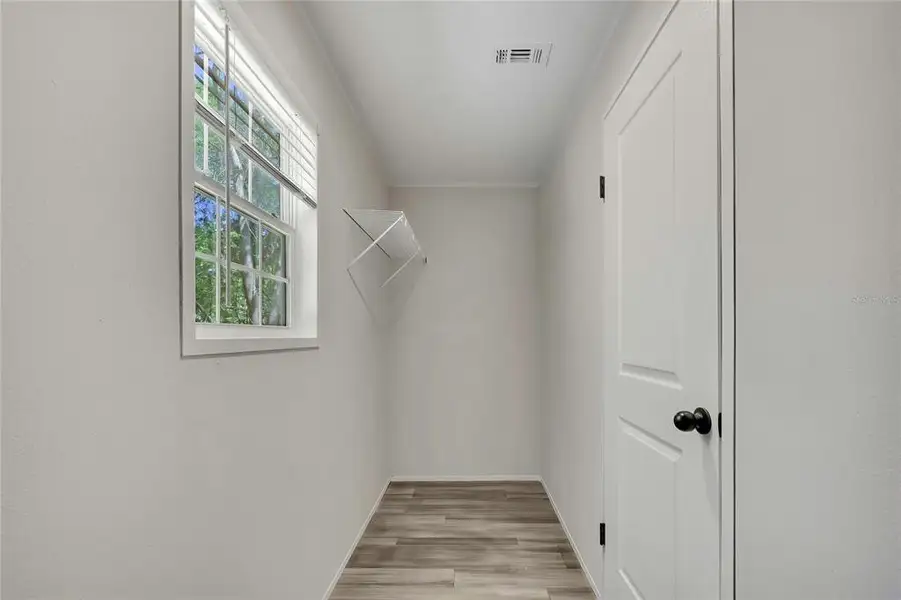Spacious, unfurnished interior of a new home in , Hernando (Image 12).