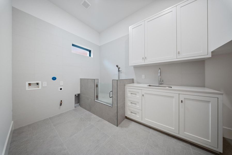 Furnished interior view inside a new home in , Houston (Image 17).