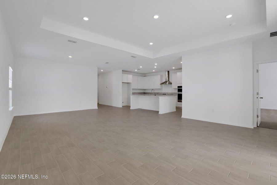 Spacious, unfurnished interior of a new home in Amberly, Green Cove Springs (Image 38).