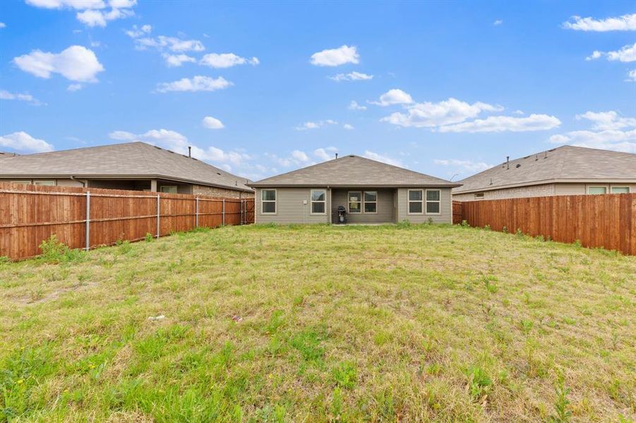 Exterior details and patio area of a home in Rosewood at Beltmill, Fort Worth (Image 4).