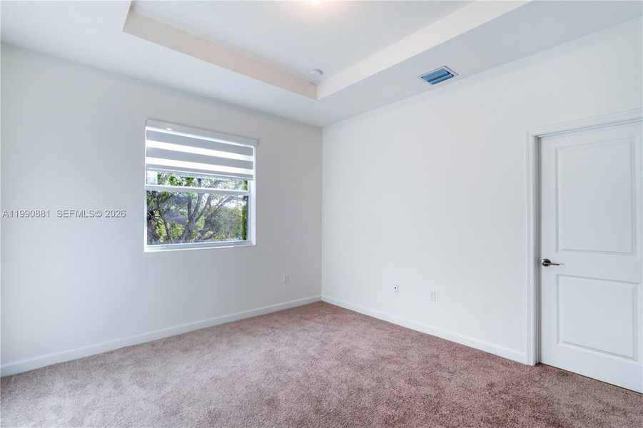 Spacious, unfurnished interior of a new home in , Lauderhill (Image 12).