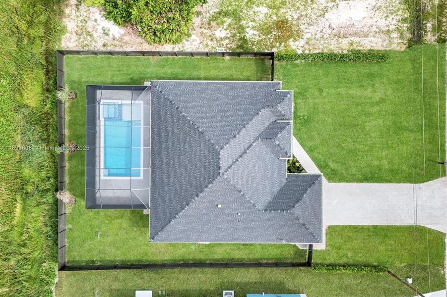 Image 29 of a home in . Image 29 of a home in .