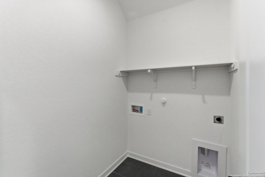 Spacious, unfurnished interior of a new home in The Crossvine – Garden Homes, Schertz (Image 15). Spacious, unfurnished interior of a new home in The Crossvine – Garden Homes, Schertz (Image 15).