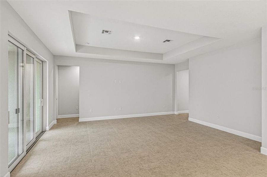Spacious, unfurnished interior of a new home in , Palm Bay (Image 33).