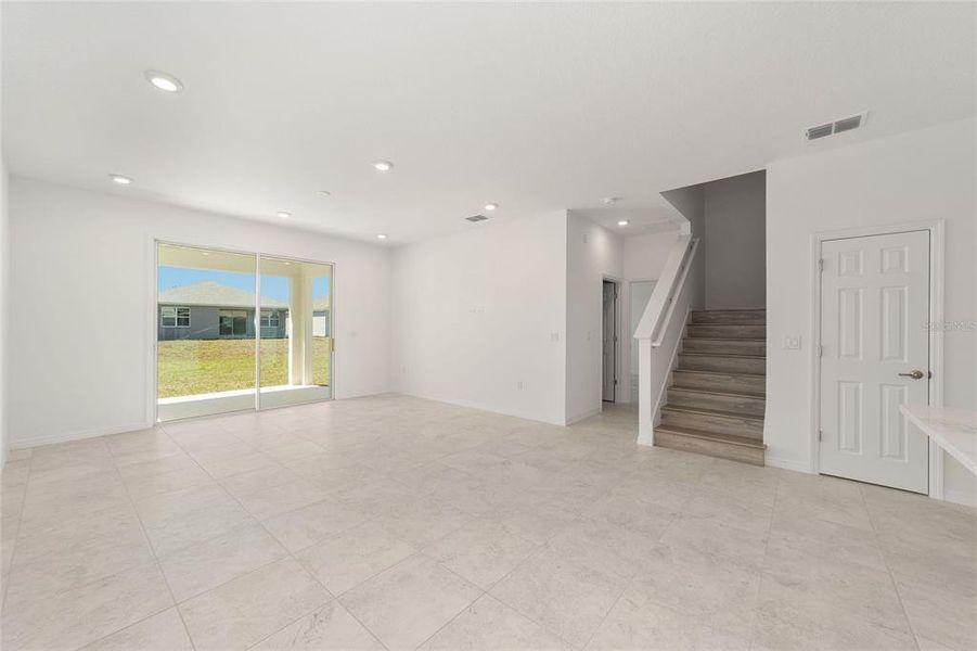 Spacious, unfurnished interior of a new home in Calesa Township, Ocala (Image 18).