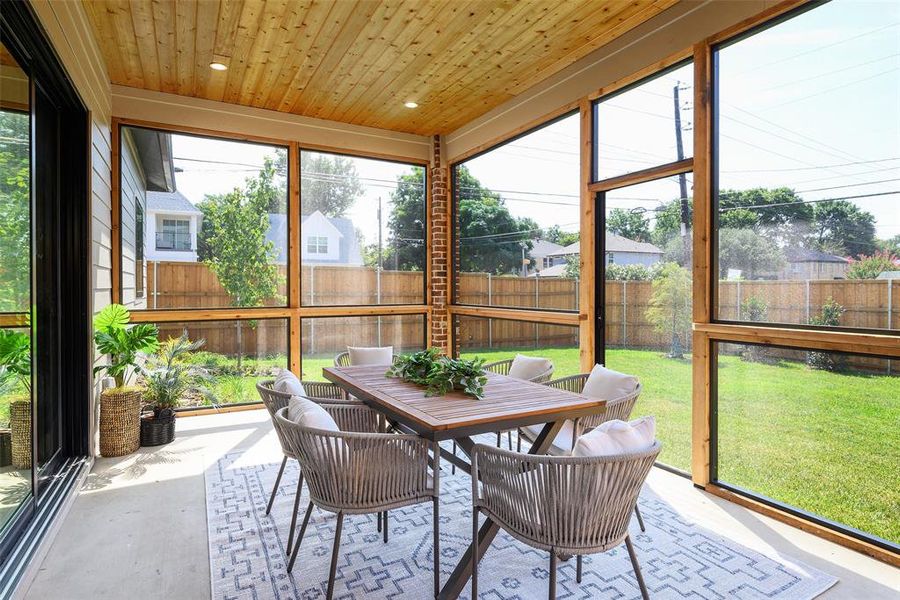 Exterior details and patio area of a home in , Dallas (Image 3).