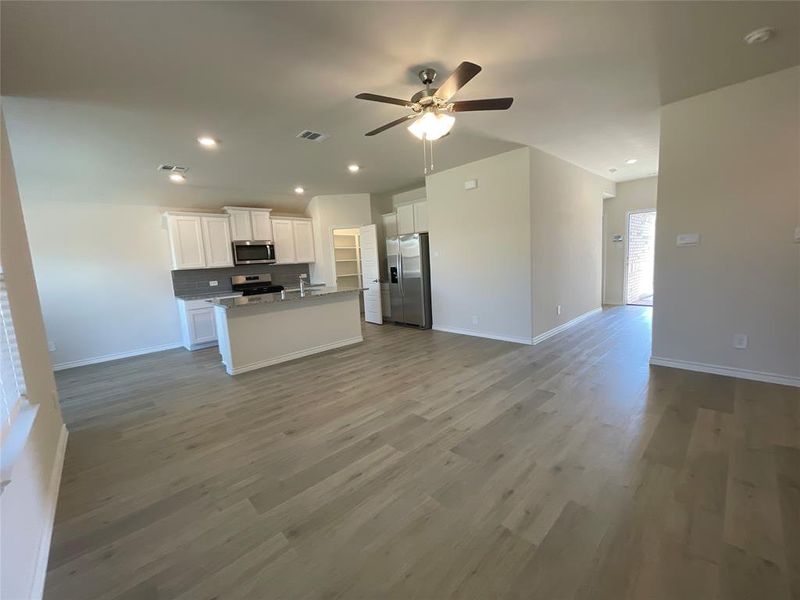 Spacious, unfurnished interior of a new home in Elevon, Lavon (Image 13). Spacious, unfurnished interior of a new home in Elevon, Lavon (Image 13).