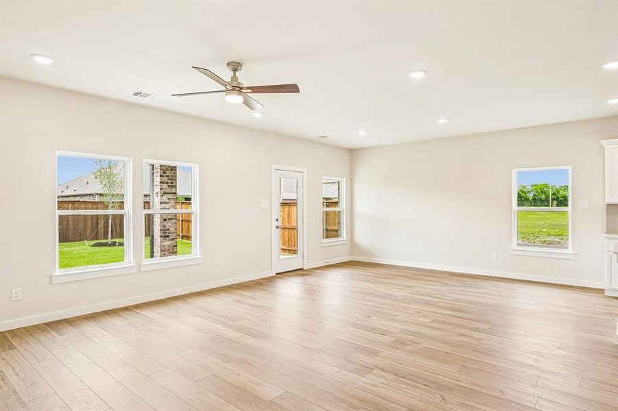 Spacious, unfurnished interior of a new home in Overland Grove, Forney (Image 24).