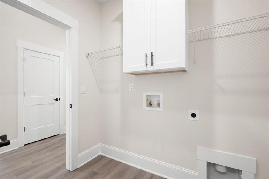Spacious, unfurnished interior of a new home in , Dallas (Image 15).