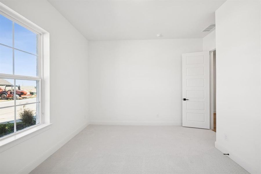 Spacious, unfurnished interior of a new home in Pecan Square - Gardens, Northlake (Image 20).