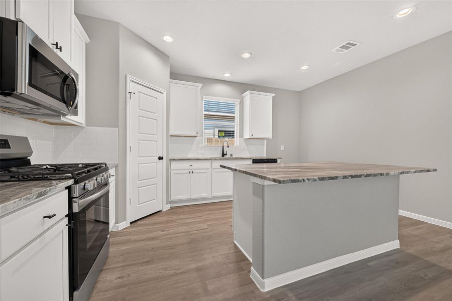 Furnished interior view inside a new home in La Segarra, Brookshire (Image 15).