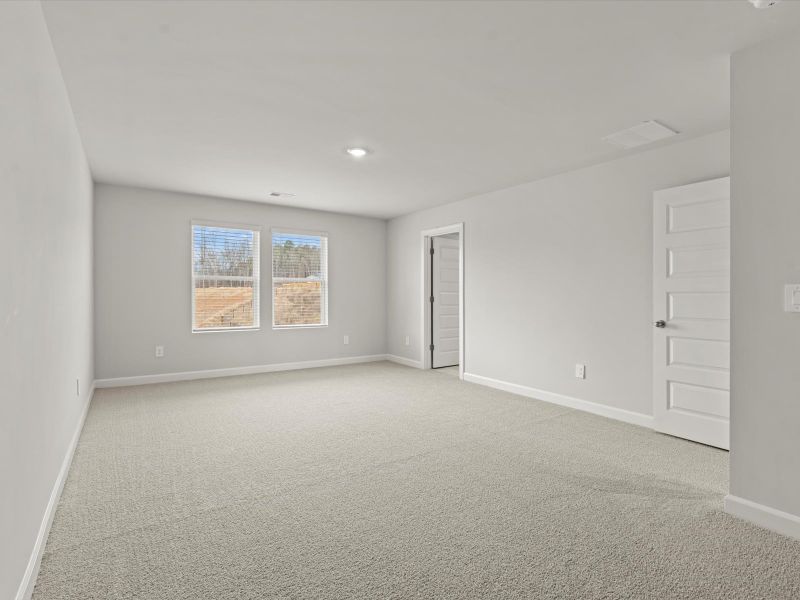 Spacious, unfurnished interior of a new home in Wexford Park, Fountain Inn (Image 14).
