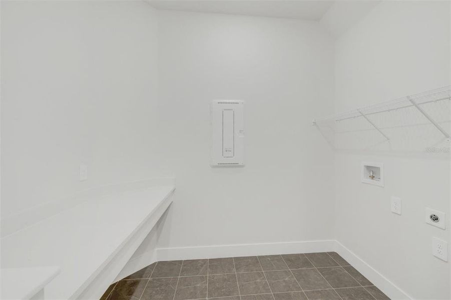 Spacious, unfurnished interior of a new home in Lakeview Crossing – Classic Series, Sarasota (Image 12).