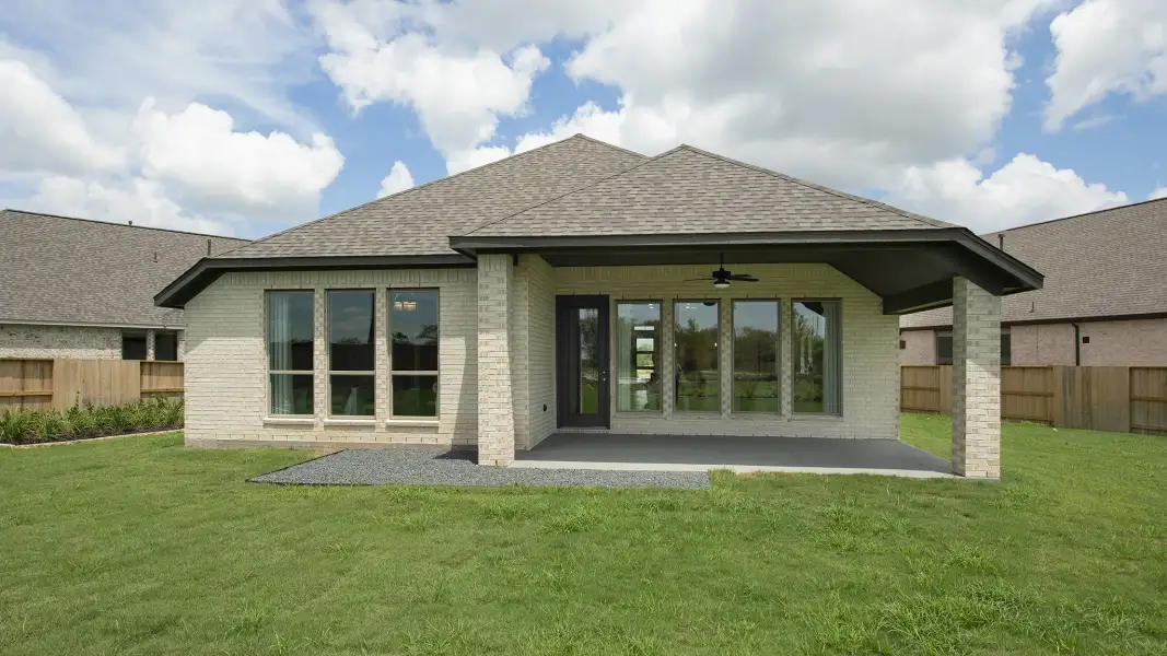 Exterior details and patio area of a home in Sweetgrass, Haslet (Image 4).