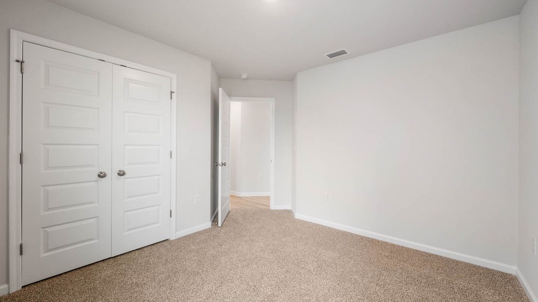 Spacious, unfurnished interior of a new home in Park Place, Panama City (Image 23).