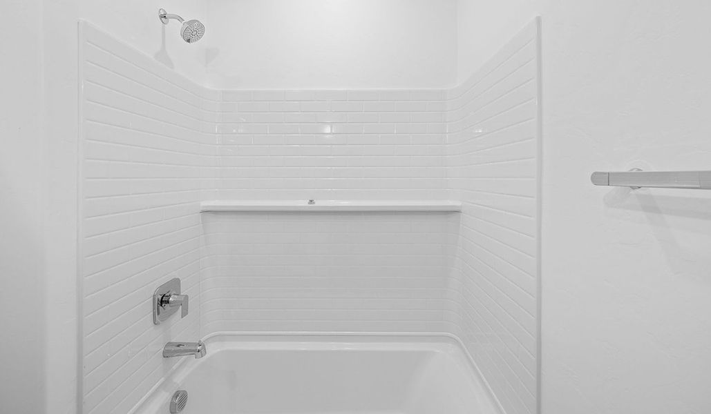 Spacious, unfurnished interior of a new home in Saguaro Bloom, Marana (Image 35).