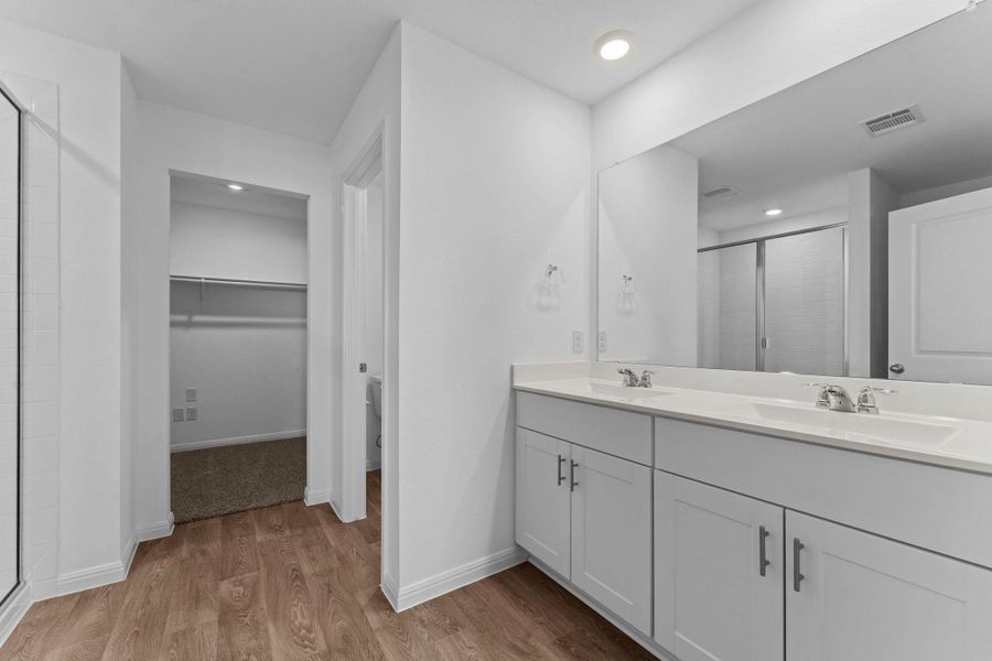 Furnished interior view inside a new home in Paramount, Kyle (Image 8).