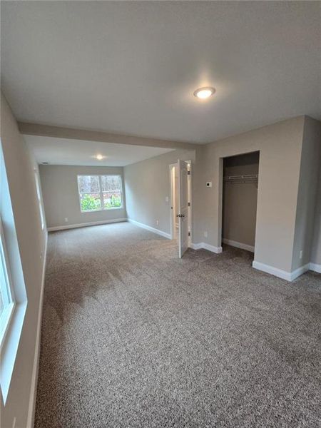 Spacious, unfurnished interior of a new home in , Jefferson (Image 23).