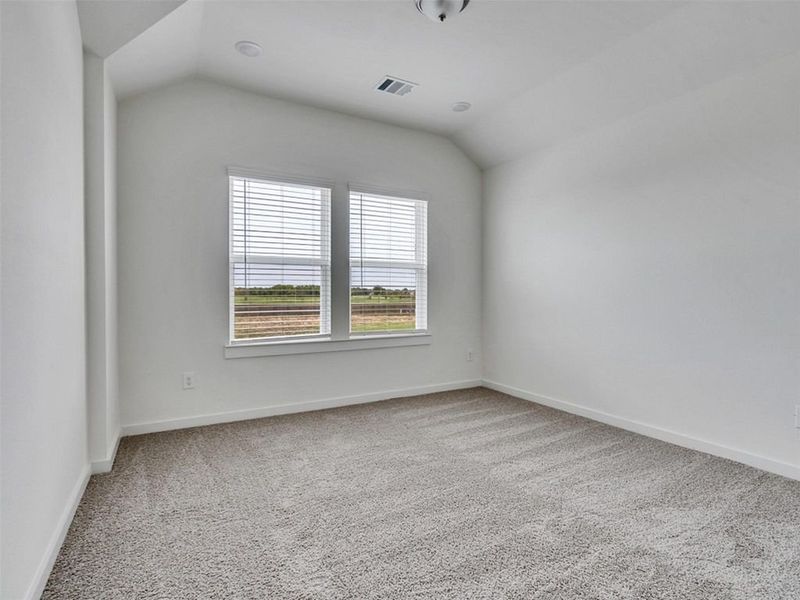 Spacious, unfurnished interior of a new home in Ashland, Houston (Image 29).