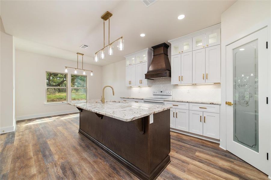 Furnished interior view inside a new home in , Brownwood (Image 8).