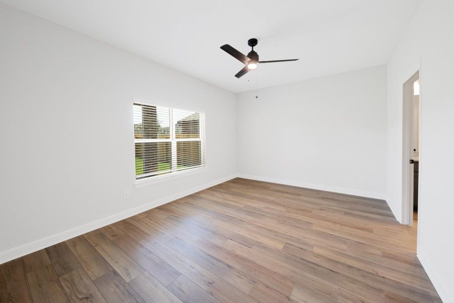 Spacious, unfurnished interior of a new home in Wedgewood Forest, Conroe (Image 16). Spacious, unfurnished interior of a new home in Wedgewood Forest, Conroe (Image 16).