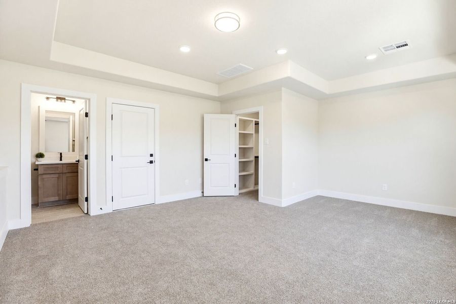 Spacious, unfurnished interior of a new home in , Spring Branch (Image 25).