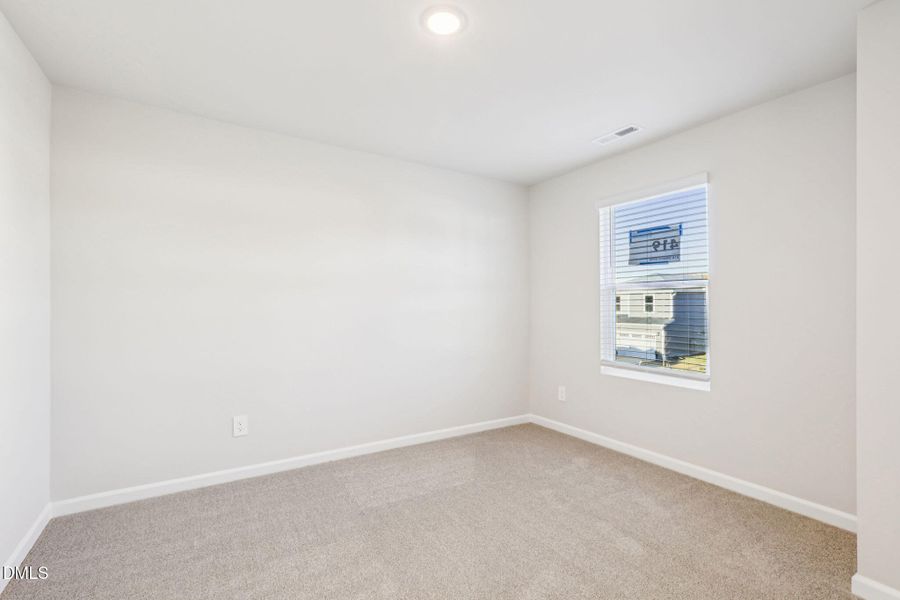 25-web-or-mls-Raleigh - Oak Manor -816