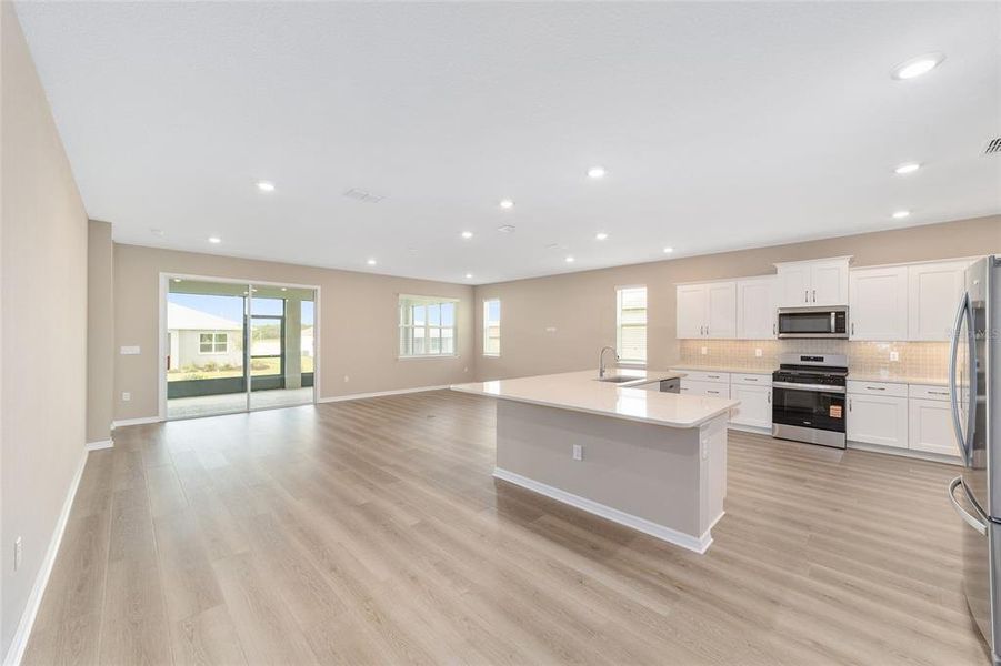 Spacious, unfurnished interior of a new home in , Ocala (Image 37).