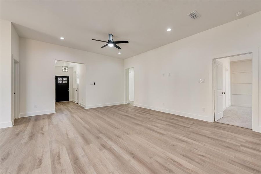 Spacious, unfurnished interior of a new home in , Dallas (Image 12).