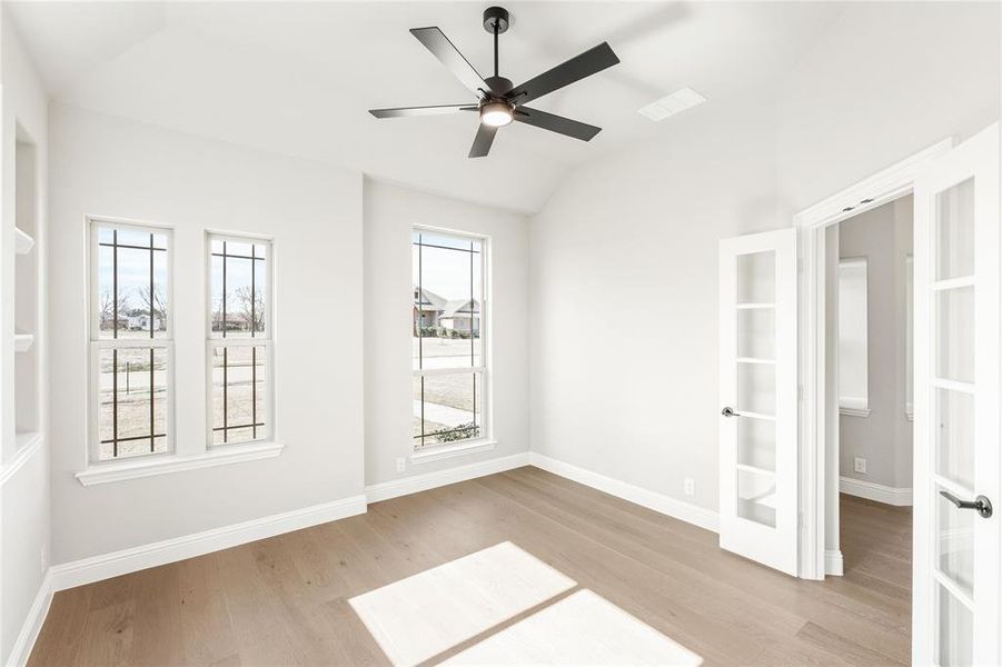 Spacious, unfurnished interior of a new home in Crystal Lake Estates, Red Oak (Image 19).
