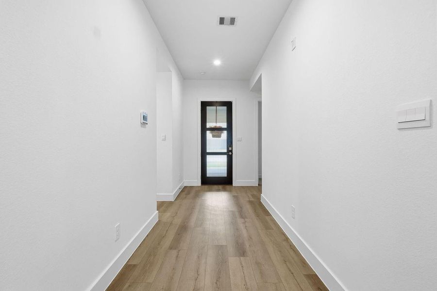 Spacious, unfurnished interior of a new home in Hills of Westlake, Conroe (Image 23).