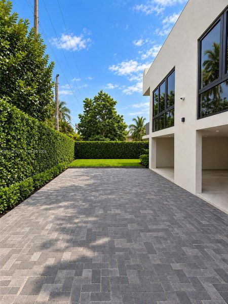 Exterior details and patio area of a home in , Miami (Image 4).