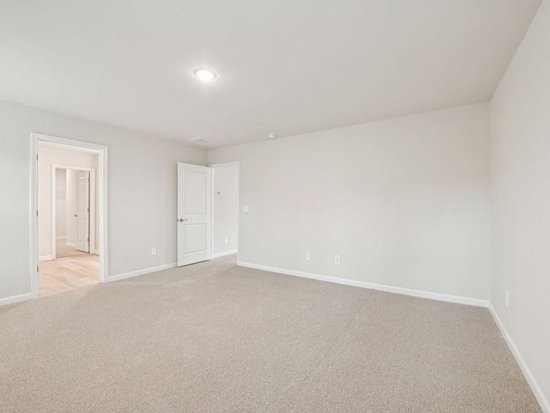 Spacious, unfurnished interior of a new home in Oak Manor - Signature Series, Garner (Image 16).