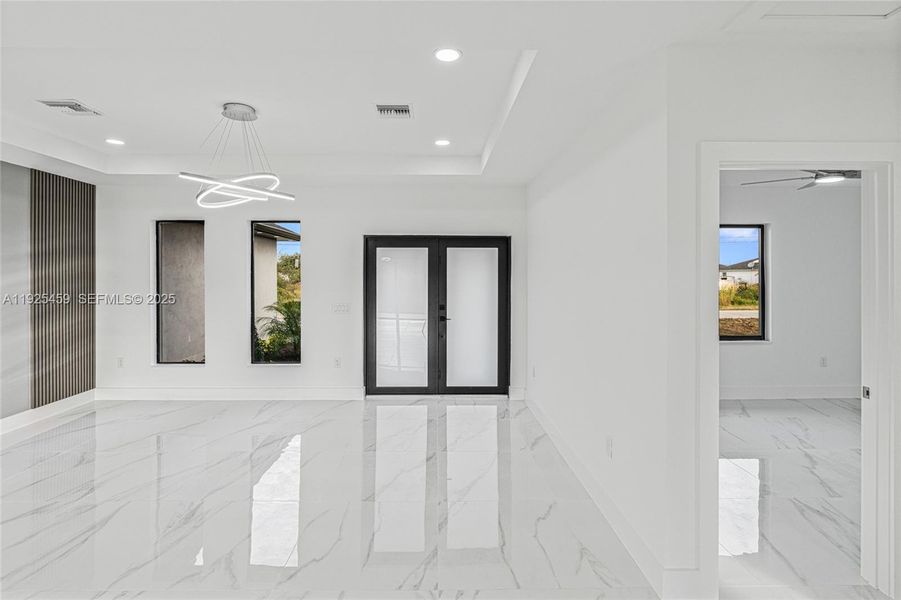Spacious, unfurnished interior of a new home in , Lehigh Acres (Image 12).