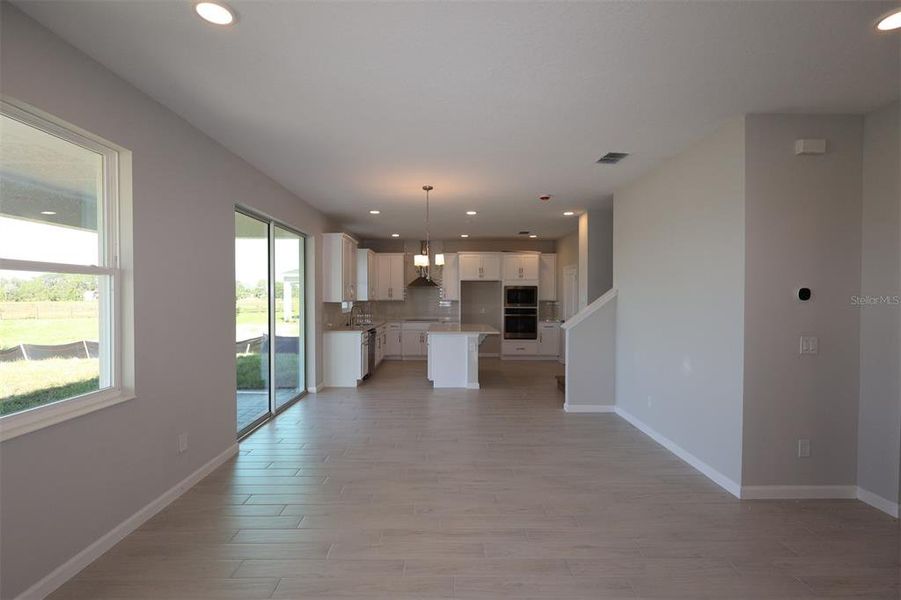 Spacious, unfurnished interior of a new home in Bay Lake Farms, St. Cloud (Image 35).