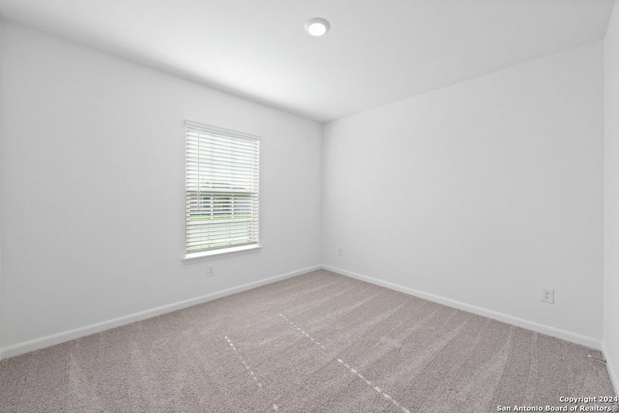 Spacious, unfurnished interior of a new home in Luckey Ranch, San Antonio (Image 13).