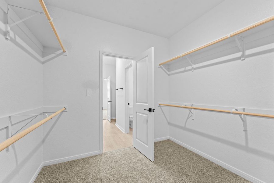 Spacious, unfurnished interior of a new home in Avery Centre, Round Rock (Image 32).