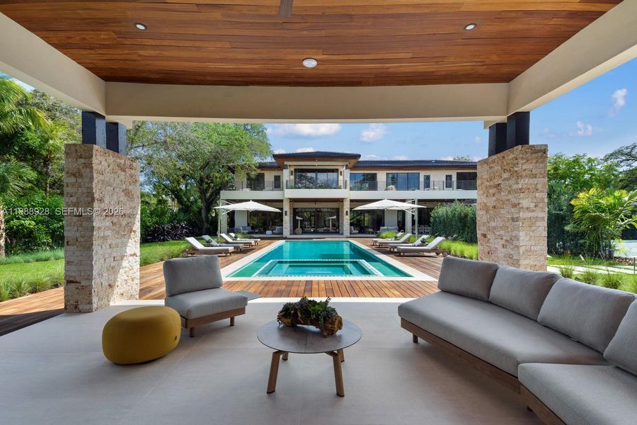Exterior details and patio area of a home in , Miami (Image 32).