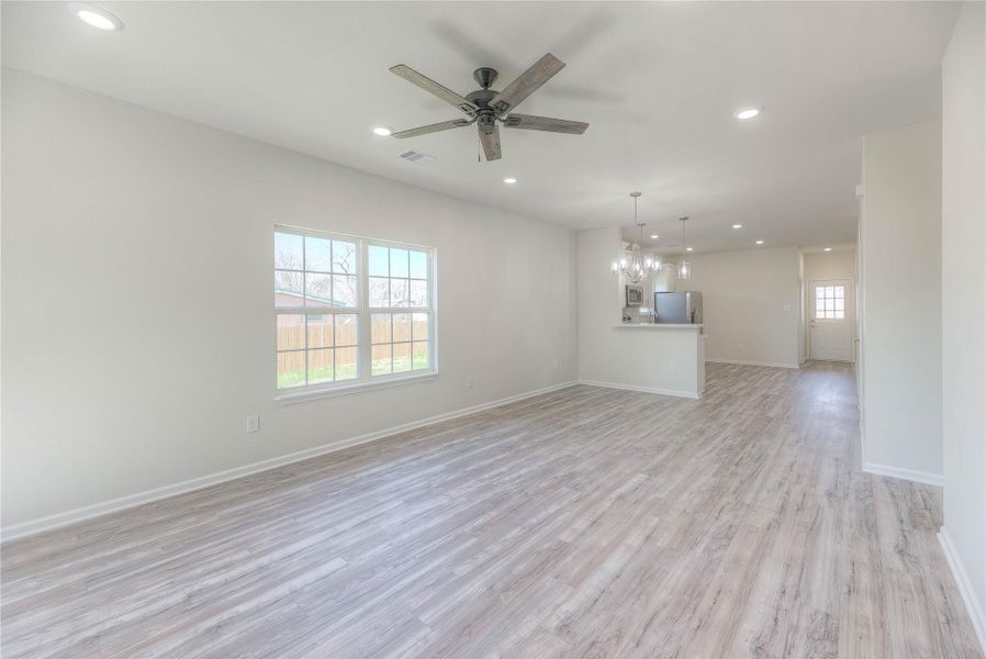 Spacious, unfurnished interior of a new home in , Livingston (Image 13).