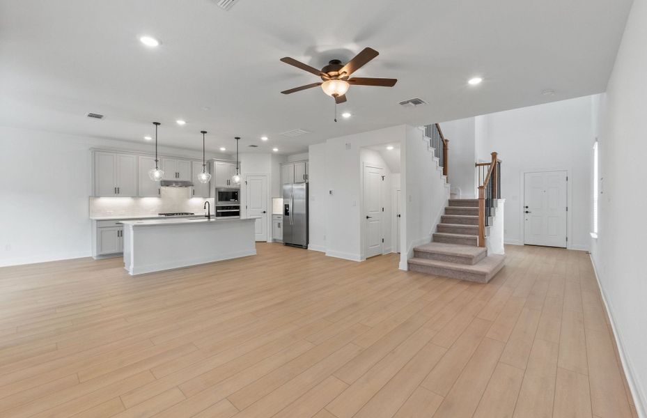 Spacious, unfurnished interior of a new home in Horizon Lake, Leander (Image 38).