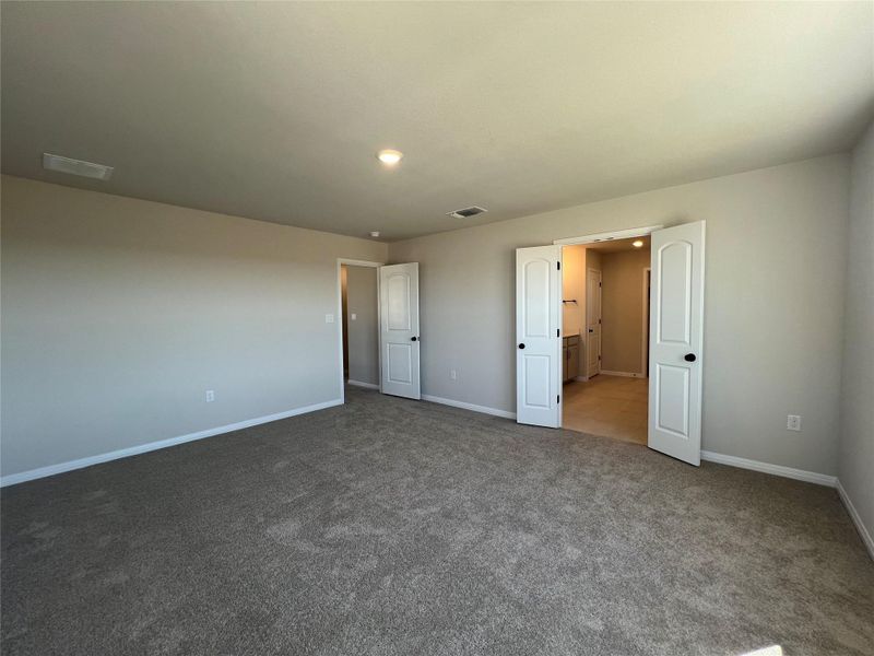 Spacious, unfurnished interior of a new home in Rolling Glen, Hutto (Image 23). Spacious, unfurnished interior of a new home in Rolling Glen, Hutto (Image 23).