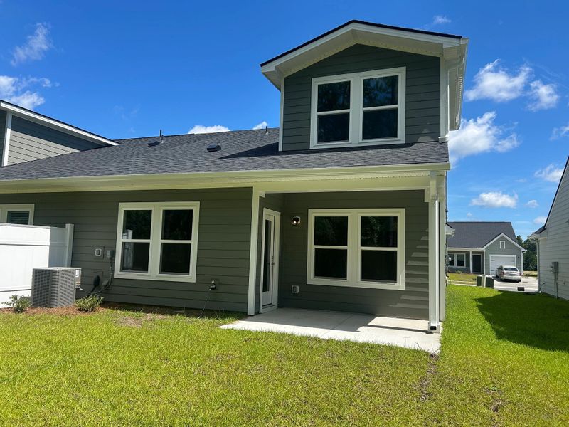Exterior details and patio area of a home in Tea Farm, Ravenel (Image 3).