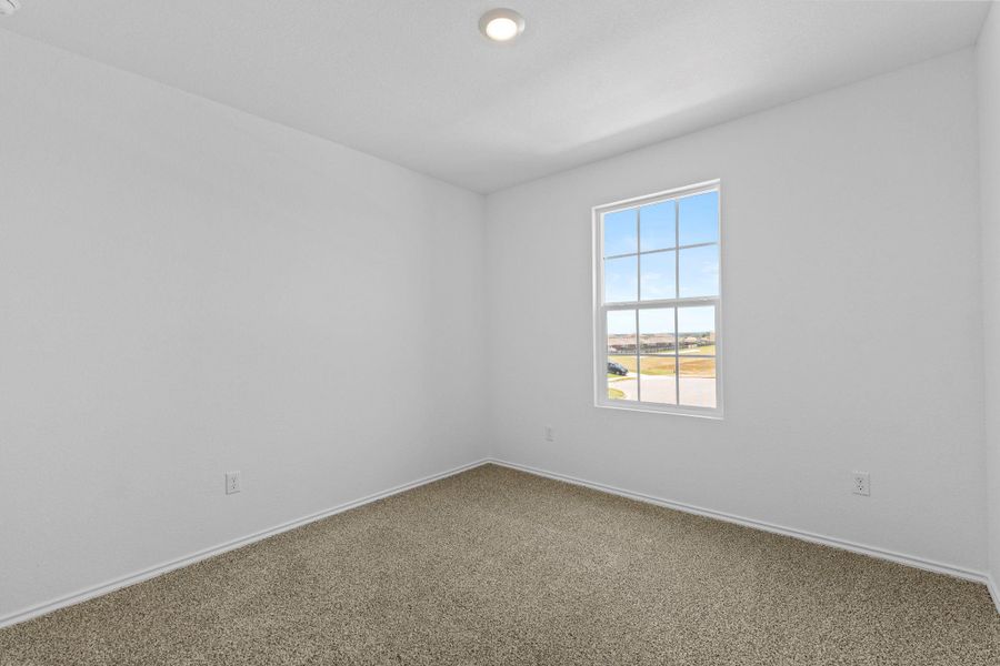 Spacious, unfurnished interior of a new home in Valverde, Bastrop (Image 17).